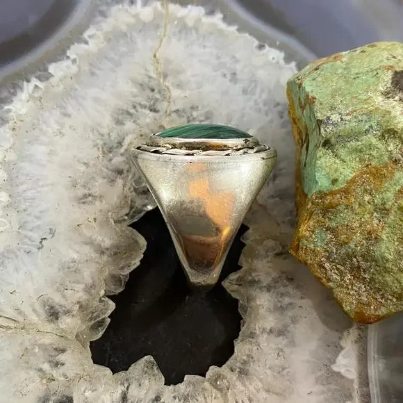 Vintage Native American Silver Oval Malachite Shield Ring Size 11 For Men - Picture 4 of 9